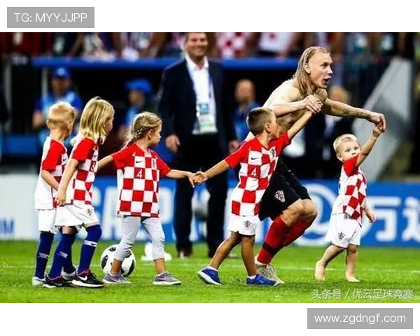 克罗地亚足球明星与孩子们的温馨时刻与梦想启航 克罗地亚足球明星与孩子们的温馨时刻与梦想启航